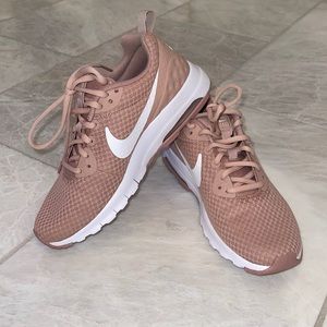 Nike Air Tennis Shoes Size 8